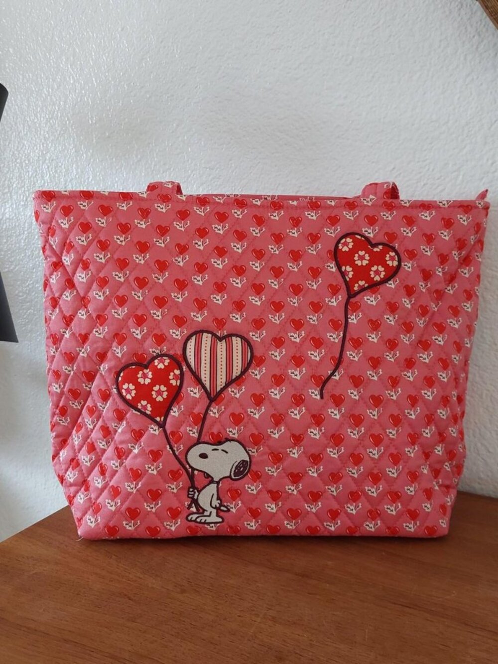 Vera Bradley x Peanuts Snoopy tote bag valentime tote love is in the air with Sn